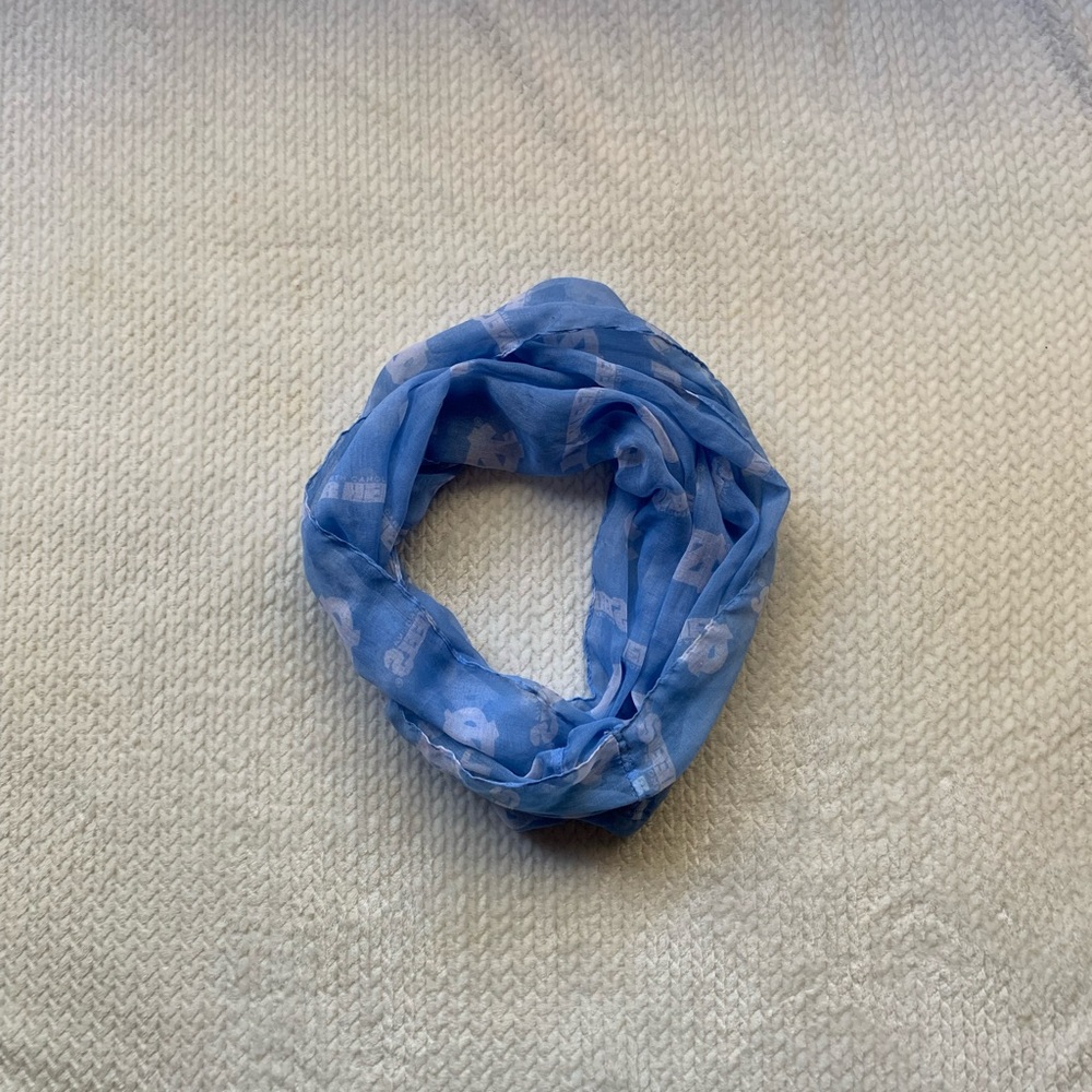 UNC infinity scarf
